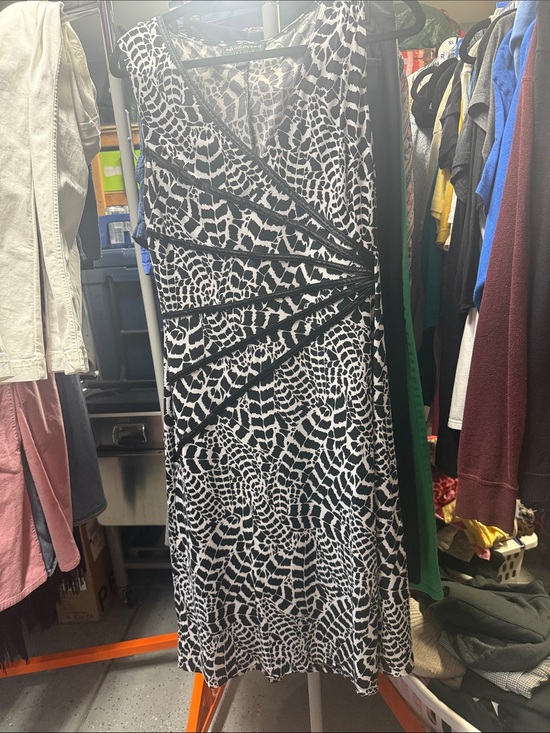 connected apparel Dresses & Skirts - connected apparel Black and White Sleeveless Midi Dress with Geometric Print